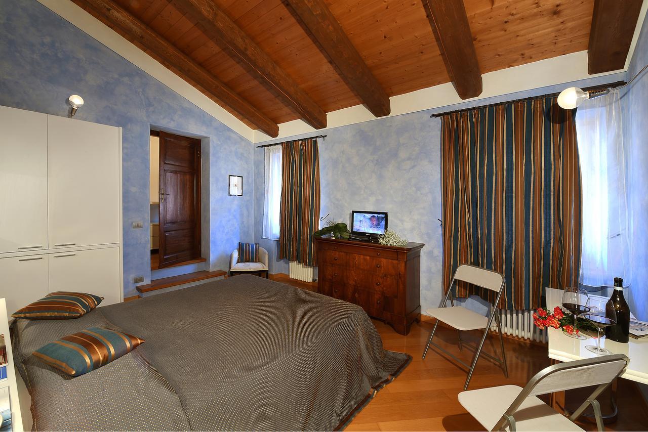 ラ・モッラ Notte In Langa Bed & Breakfast エクステリア 写真